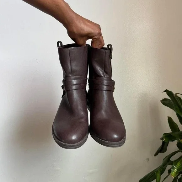Style & Co. Brown Leather Buckle Moto Ankle Boots size 10 - Picture 4 of 7